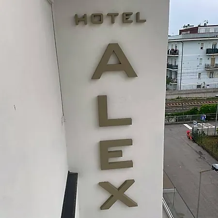 מלון Alex רימיני