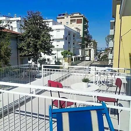 Alex מלון 2*